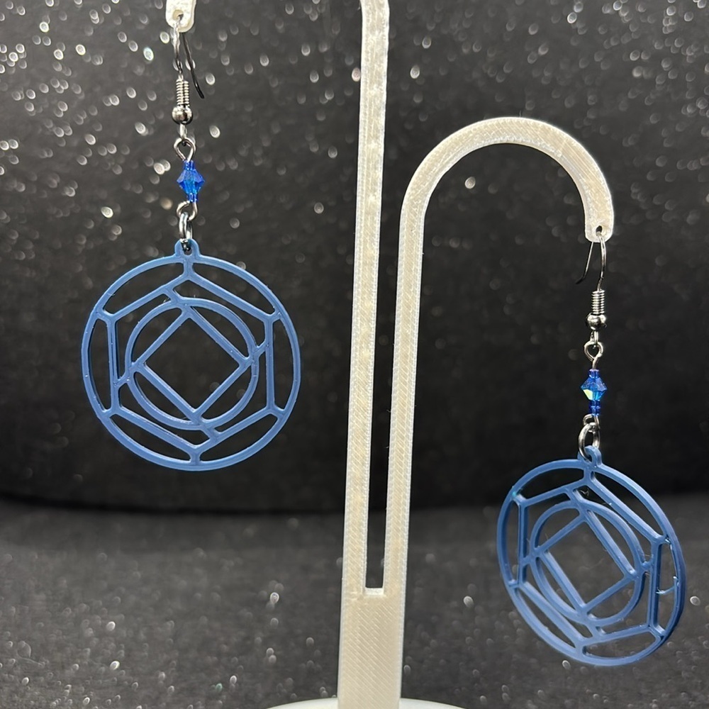 The Slice Twist Earrings - Picture 4 of 4